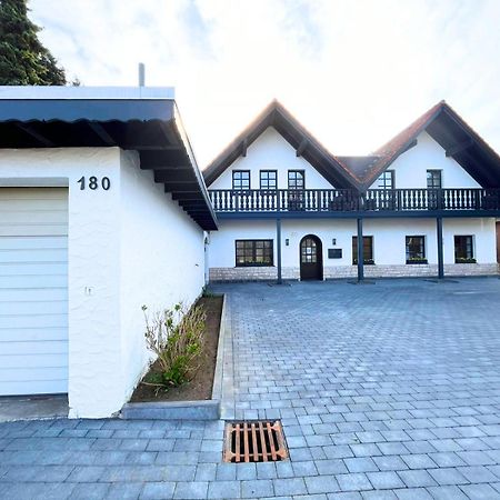 Gaestehaus Toenisvorst Exterior photo