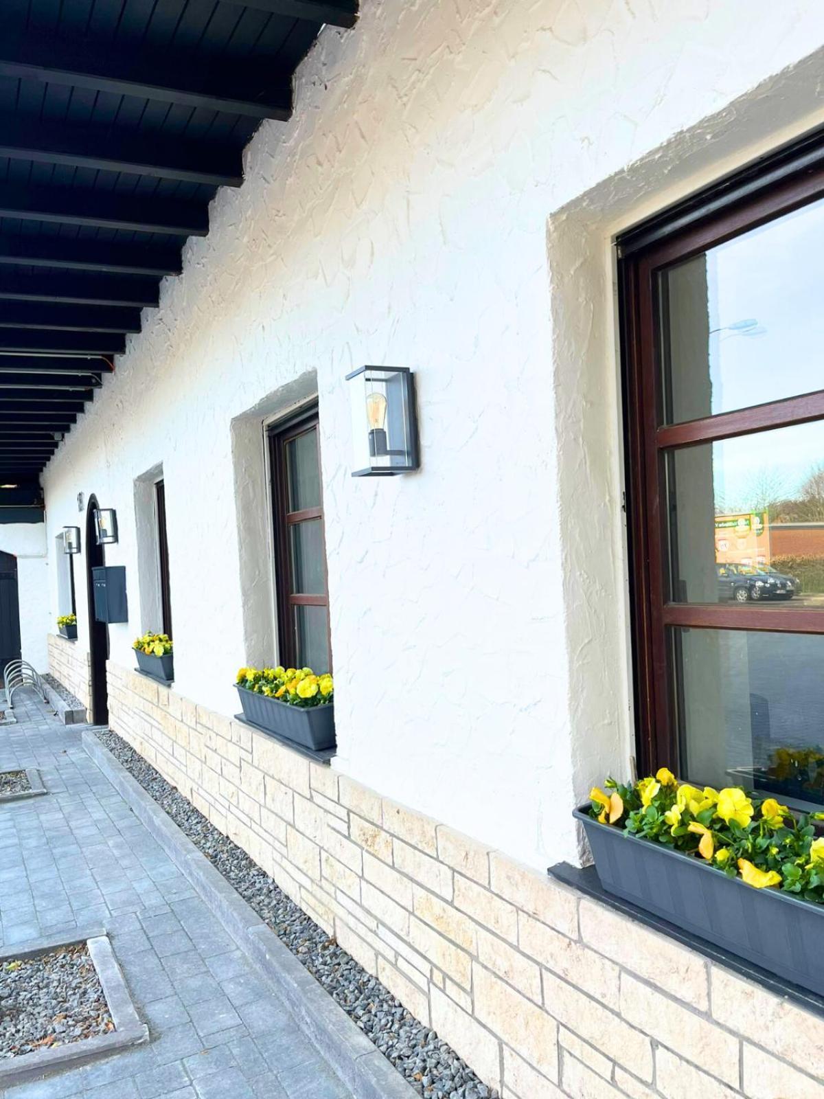 Gaestehaus Toenisvorst Exterior photo